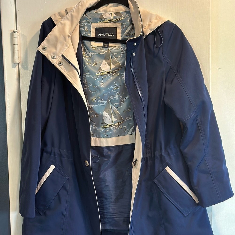 Women's Nautica Blue and Cream Rain Jacket, Size L. - Picture 2 of 7